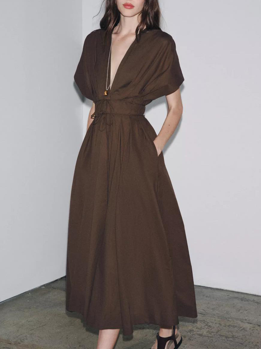 Robe midi plissée élégante à col en V et cordon de serrage