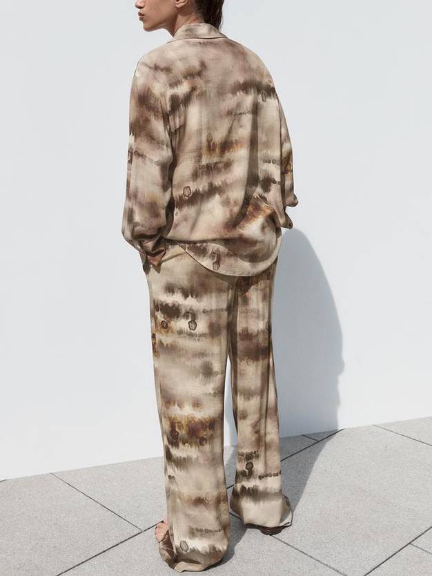 Ensemble chemise à imprimé unique et pantalon large