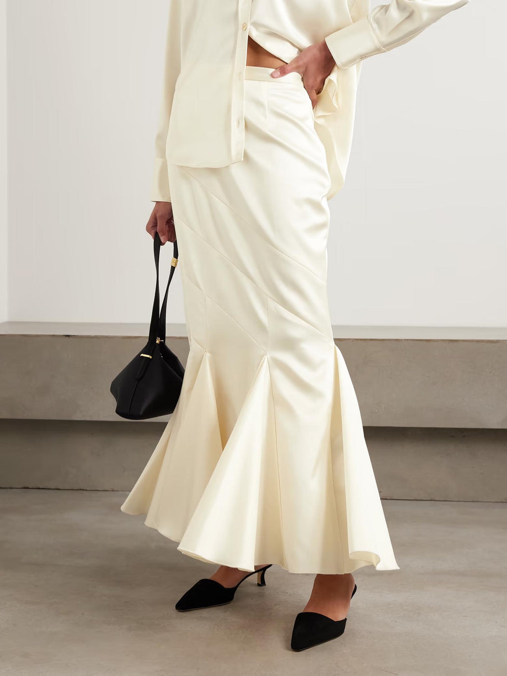 Jupe longue sirène plissée en satin élégante