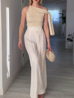 Chemise à lacets et épaules dénudées