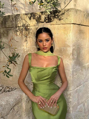 Maxikleid mit plissiertem Sling-Schal