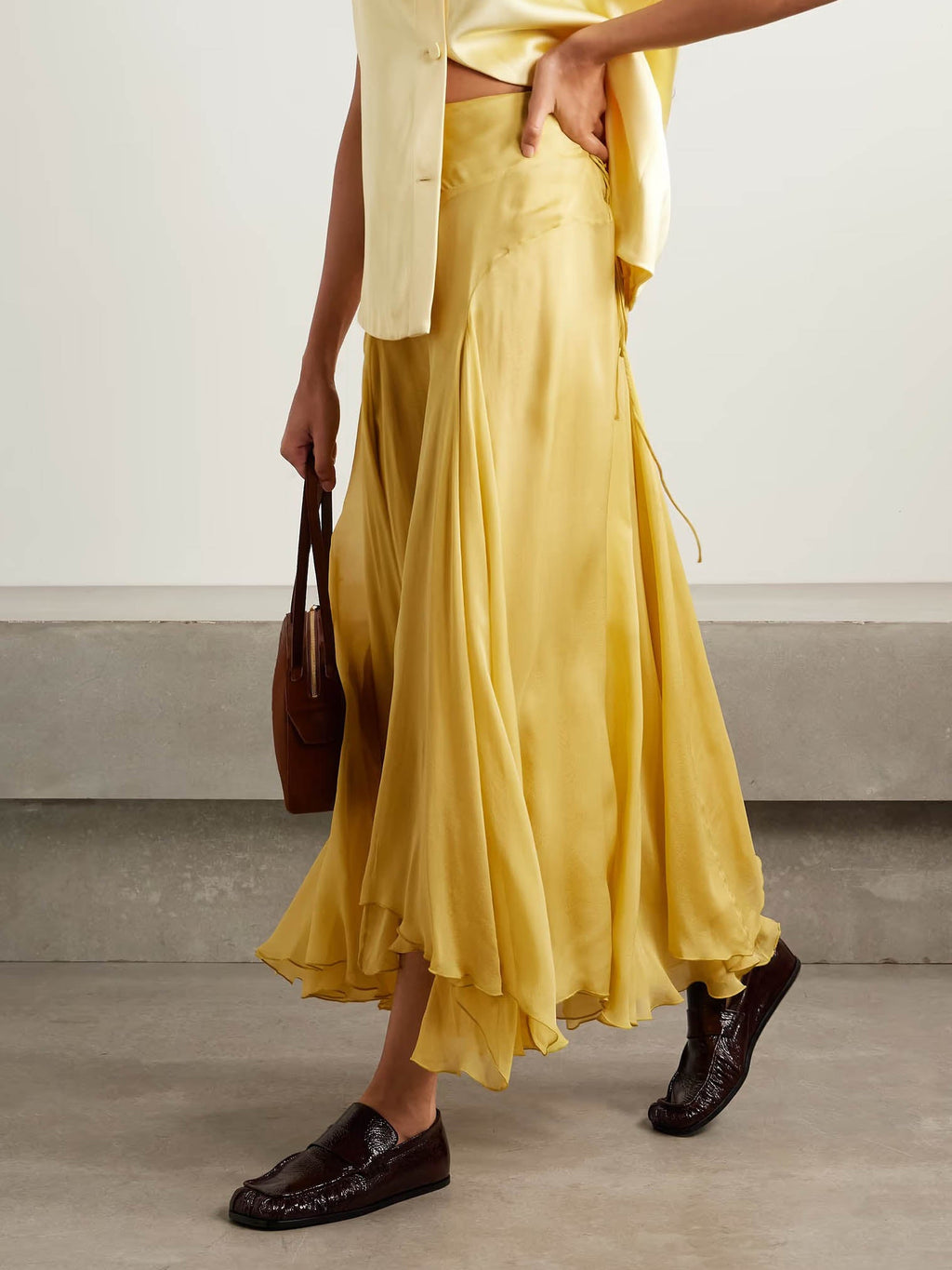 Exquisiter asymmetrischer Maxirock aus plissiertem Chiffon