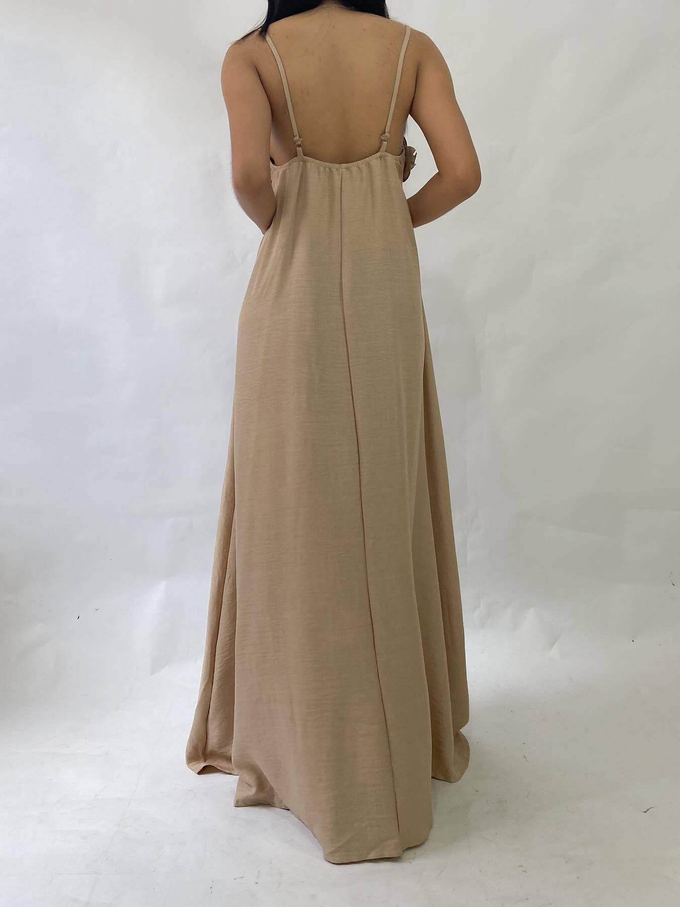 Robe longue à fleurs tridimensionnelles