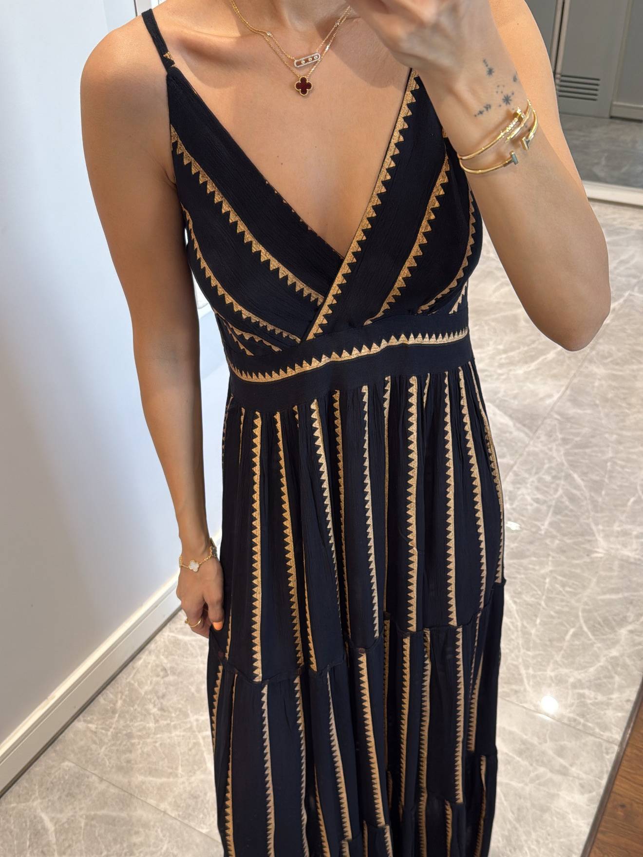 Bedrucktes Kleid im Urlaubsstil mit Streifenmuster