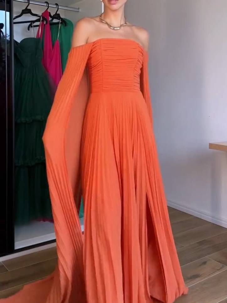 Plissiertes Maxikleid mit Tube-Top und Schal-Design