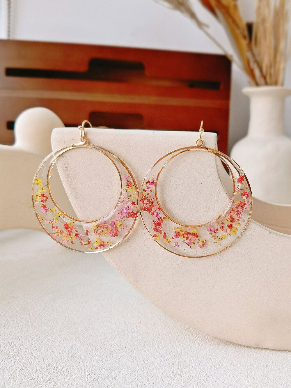 Queen Anne Lace Dried Flowers Large Hoop Earrings Pink one size