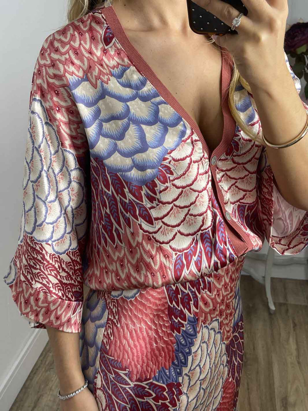 Chemise ample élégante à imprimé floral en satin vintage