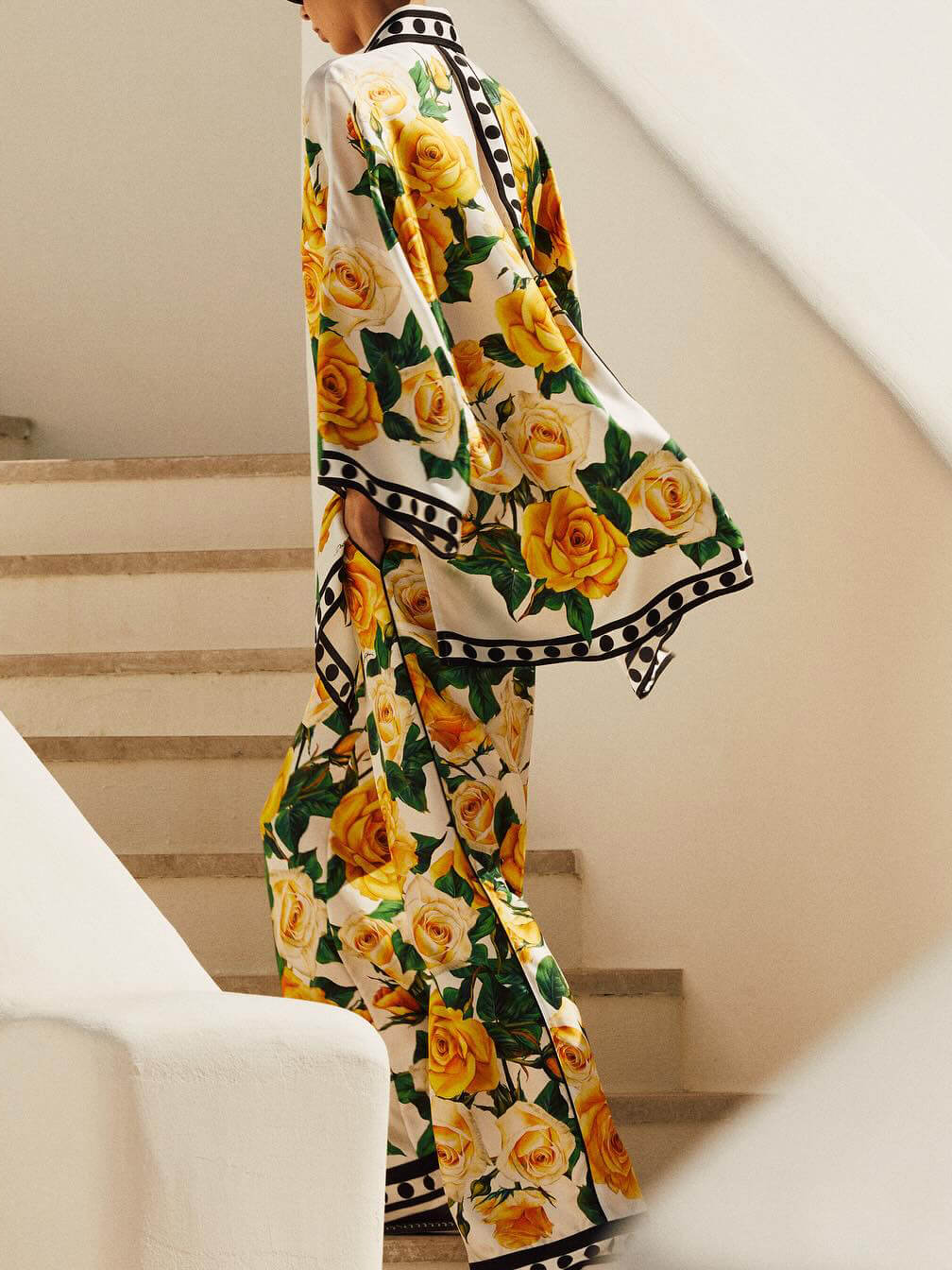 Pantalon ample à jambes larges et longues à imprimé rose exquis