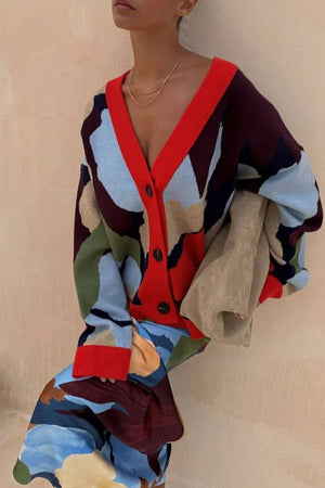 Strickjacke mit abstraktem geometrischem Muster