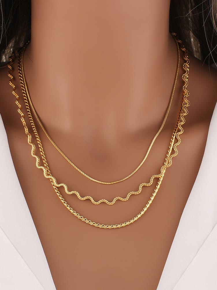 Textured Wave Chain Necklace Gold one size