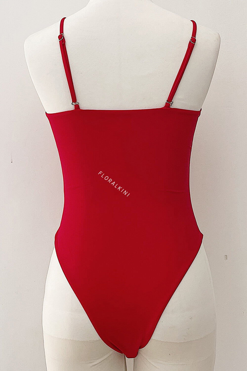 Knot Cut Out Strapless One Piece Swimsuit - Red