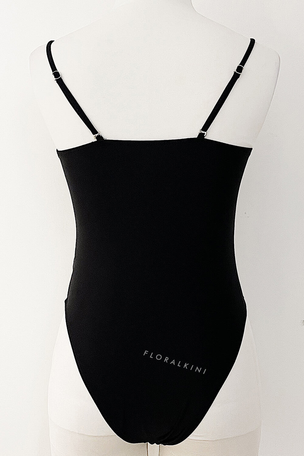 Knot Cut Out Strapless One Piece Swimsuit - Black