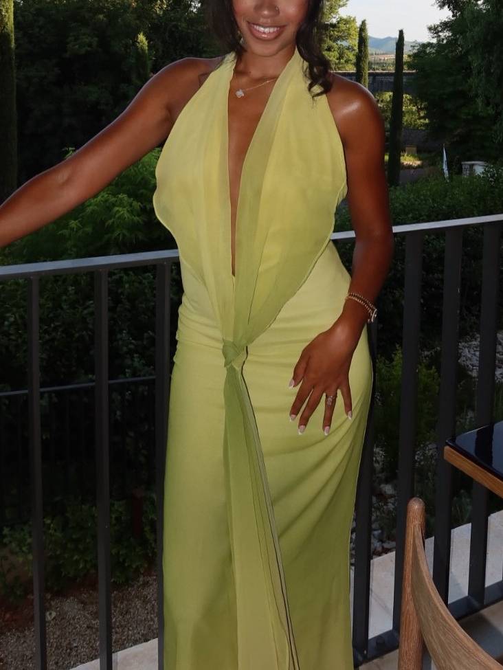 Robe longue moulante dos nu à lacets et col licou