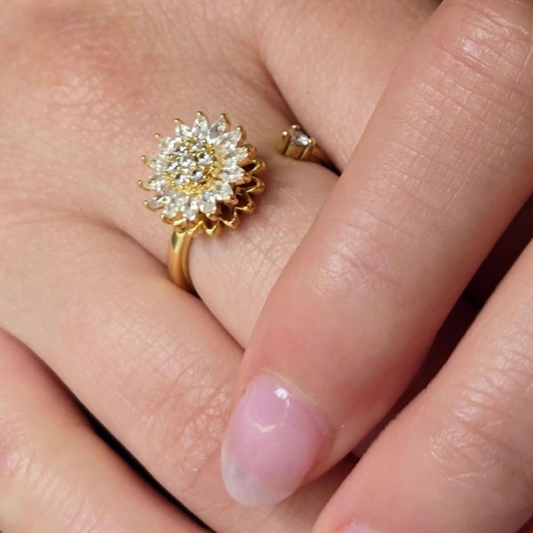 The Siena Rotating Floral Ring