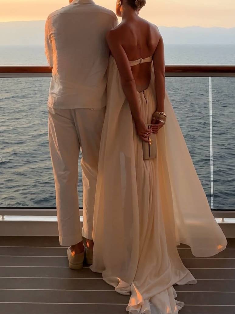 Maxikleid mit Tube-Top und unregelmäßigem Saum