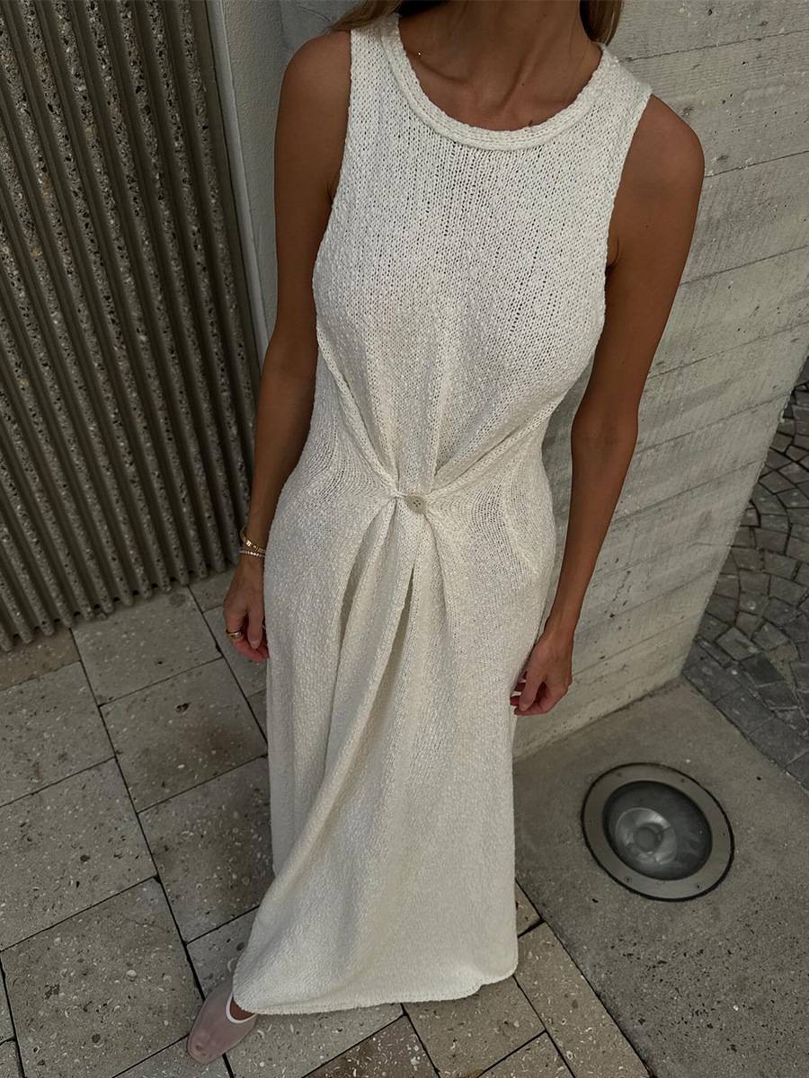 Minimalistisches Kleid im Urlaubsstil