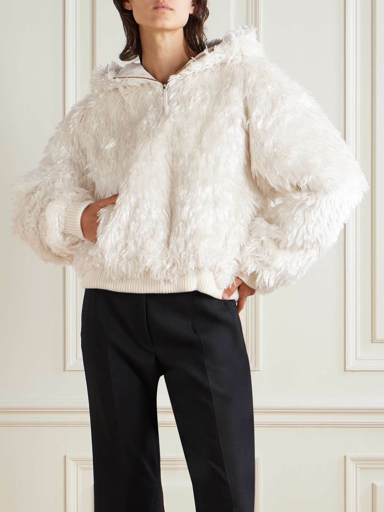 Exquisite Plüschjacke mit Kapuze