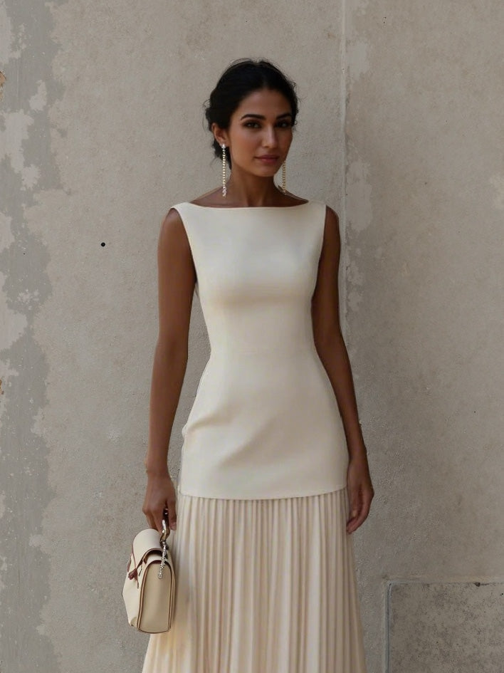 Elegantes, plissiertes, klassisches Maxikleid mit U-Boot-Ausschnitt