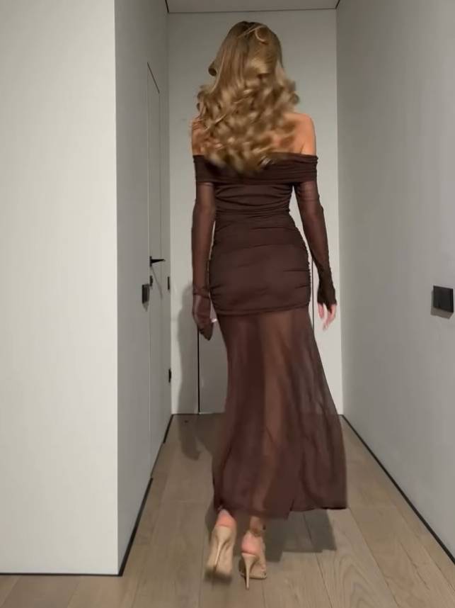 Robe longue en tulle à épaules dénudées