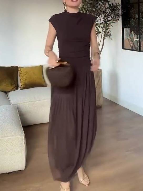 Robe longue à manches mi-longues au design unique