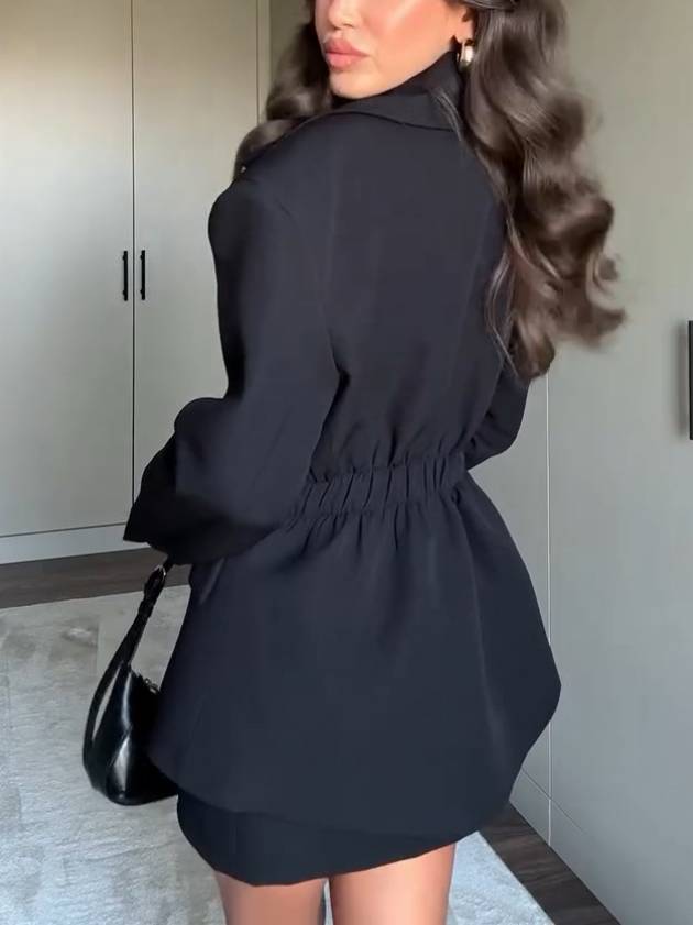 Anzug Aus Blazer Mit Weiten Schultern Und Minirock - Blazer