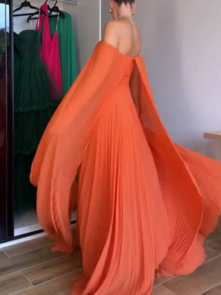 Plissiertes Maxikleid mit Tube-Top und Schal-Design