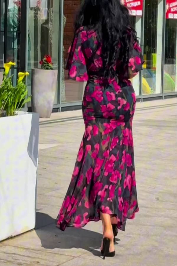 Bedrucktes Retro-Kleid mit V-Ausschnitt und Trompetenärmeln