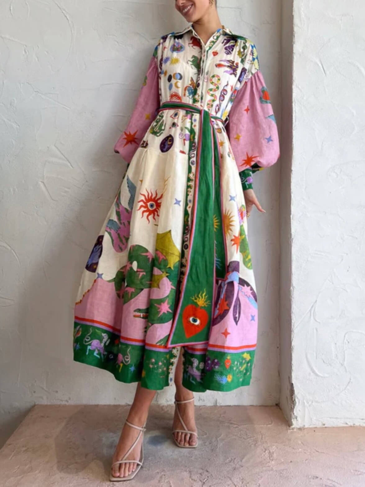 Einzigartiges und schönes Langarm-Midikleid im Hemdstil mit Retro-Print