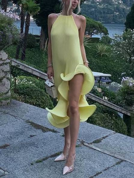 Asymmetrisches Midikleid mit gerolltem Saum