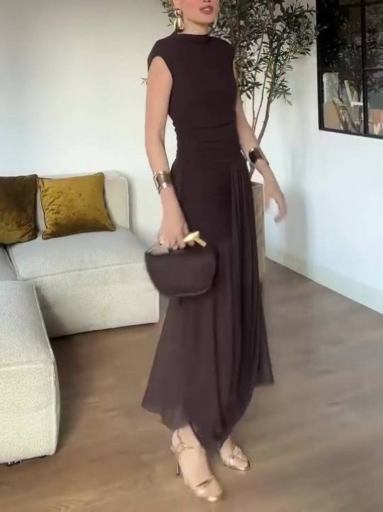Robe longue à manches mi-longues au design unique