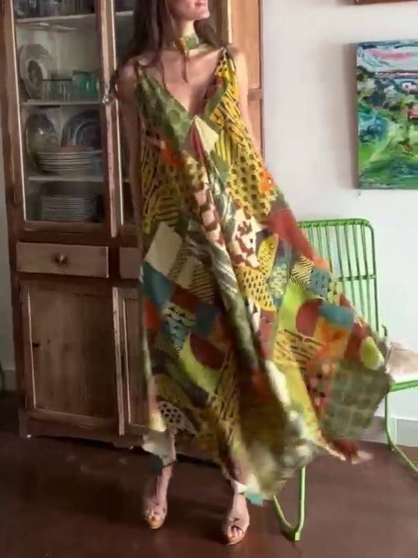 Einzigartiges bedrucktes Kleid mit unregelmäßigem Saum