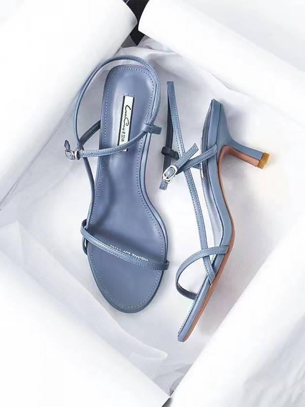 Sandales minimalistes à talons hauts et fines brides