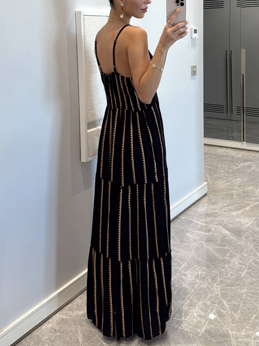 Bedrucktes Kleid im Urlaubsstil mit Streifenmuster