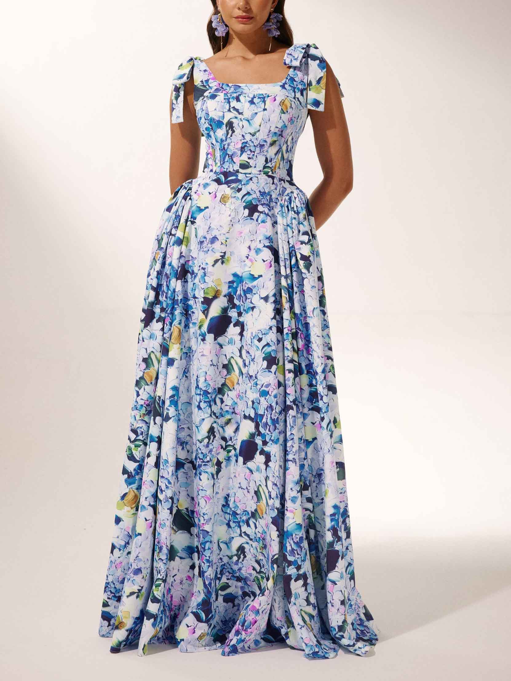 Robe longue à imprimé hortensia et bretelles à nœud