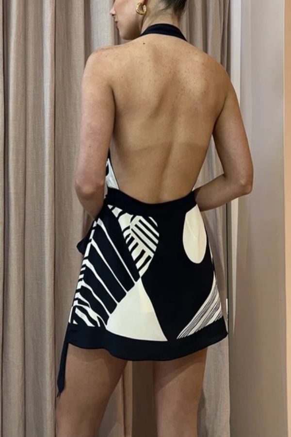 Einzigartiges, bedrucktes Minikleid mit offenem Rücken und Taillenschnürung für den Urlaub