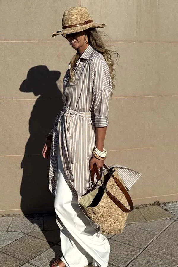 Robe chemise mi-longue boutonnée à rayures et manches mi-longues avec ceinture et poche