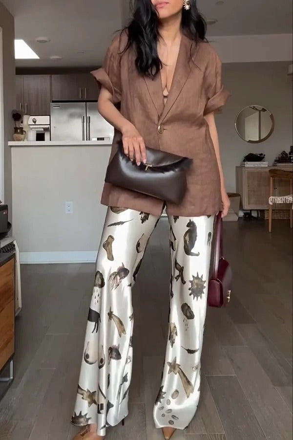 Pantalon large à taille élastique et imprimé unique en satin The Finishing Touch