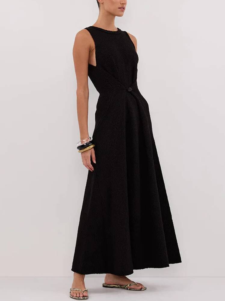 Minimalistisches Kleid im Urlaubsstil