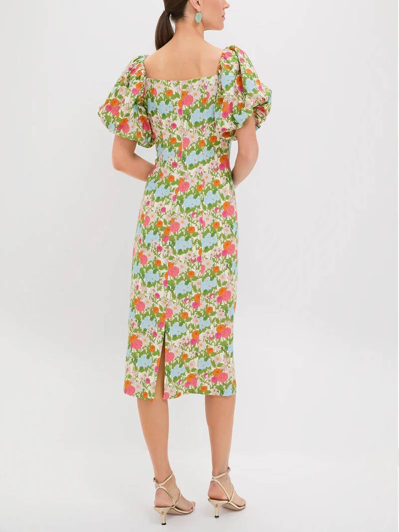 Robe fleurie à manches bouffantes