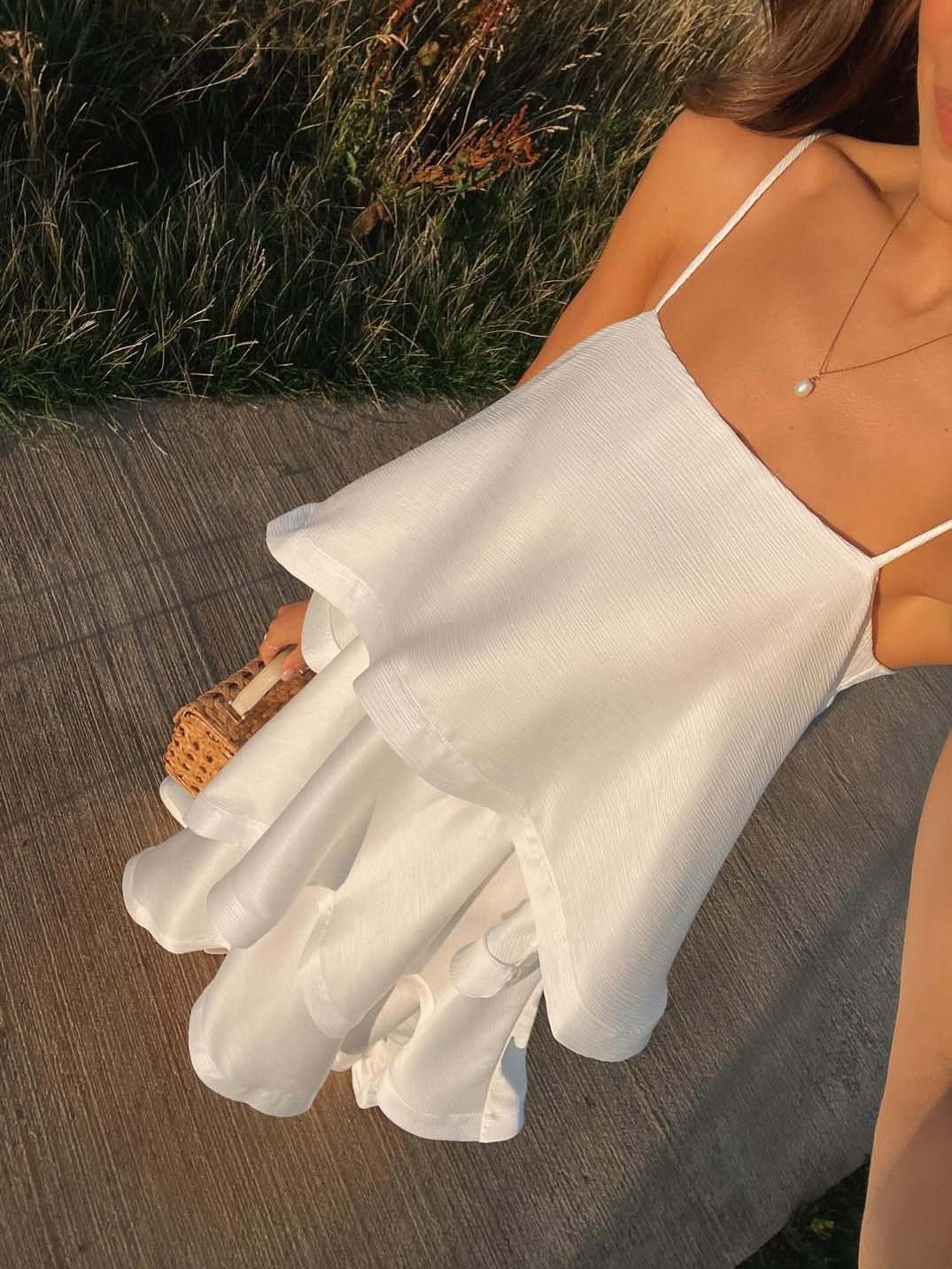 Elegantes dreilagiges Sling-Maxikleid mit Rüschen