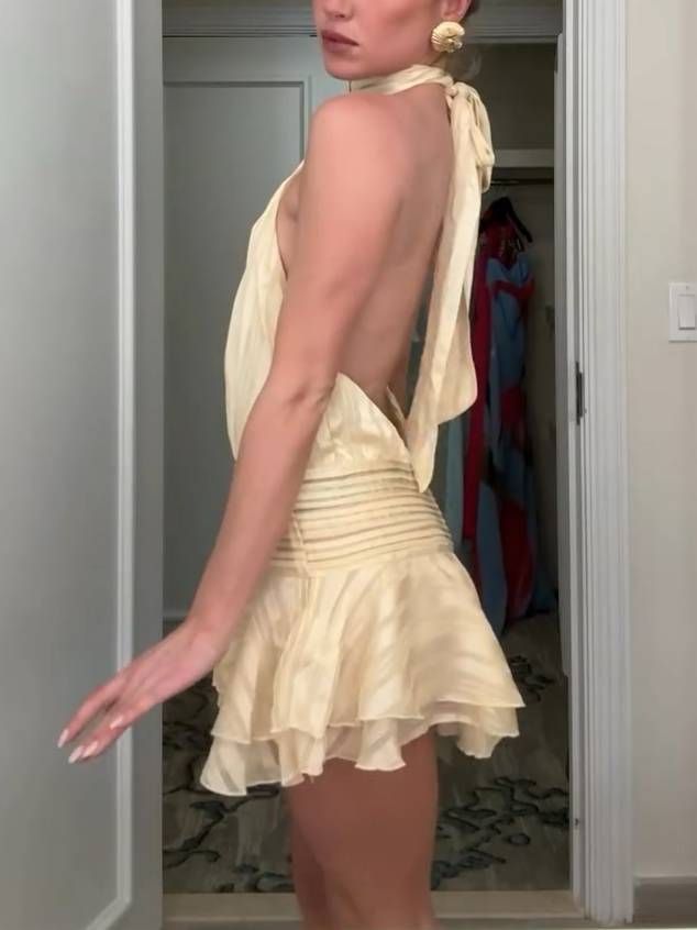 Mini-robe dos nu à ourlet volanté
