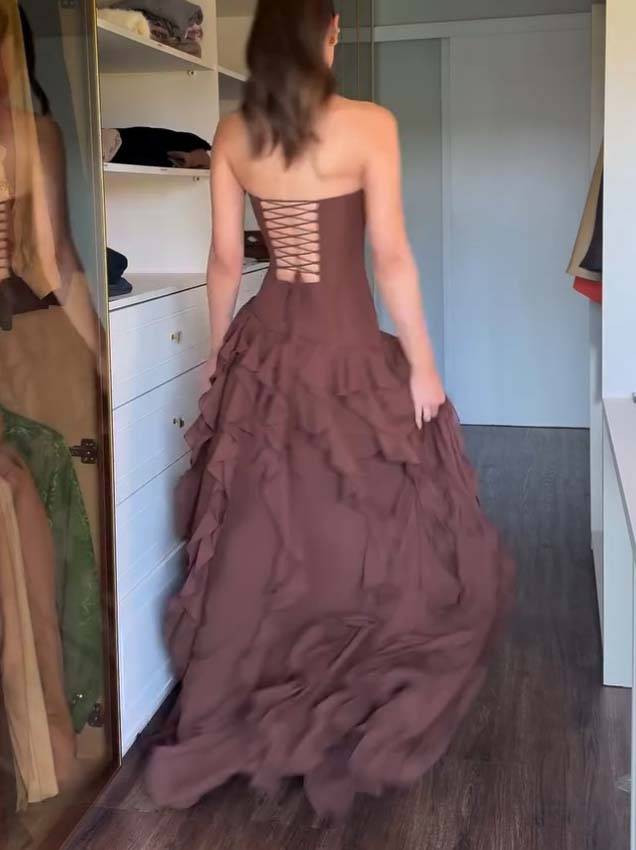 Mehrlagiges Maxikleid mit Tube-Top, Rüschen und Seitenschlitz