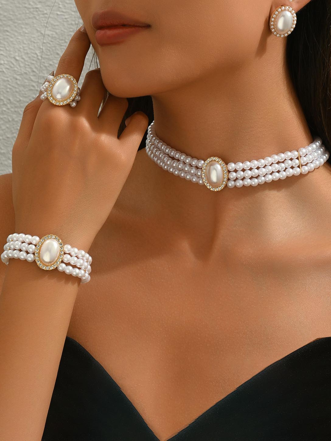 Vielseitiges Retro-Mehrschicht-Schlüsselbein-Halskettenset mit Diamanten und Perlen