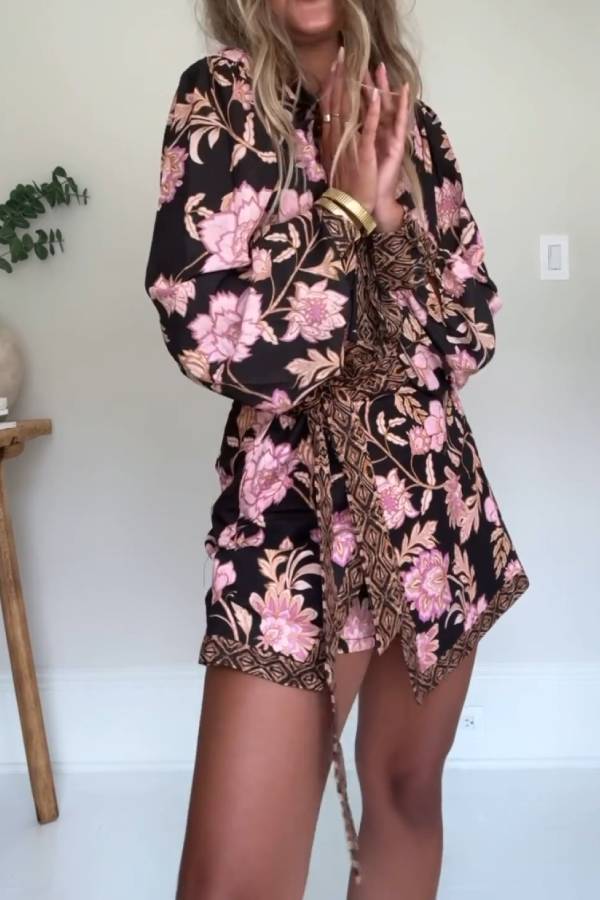 Zweiteiliger Anzug mit Schnürung und Bohemian-Print