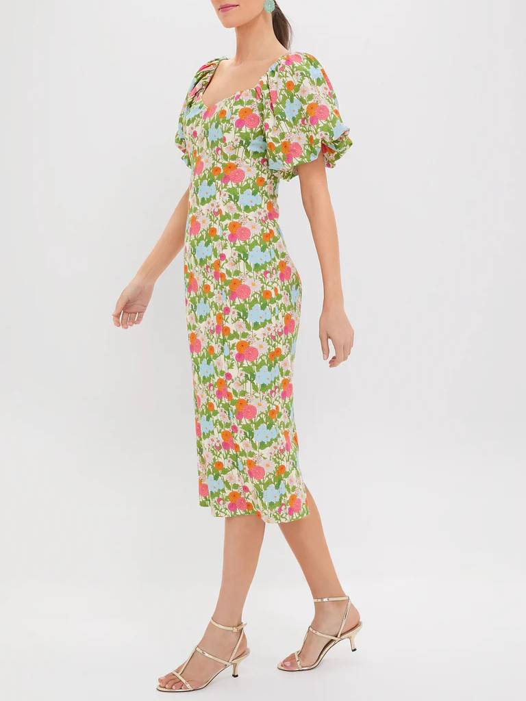 Robe fleurie à manches bouffantes