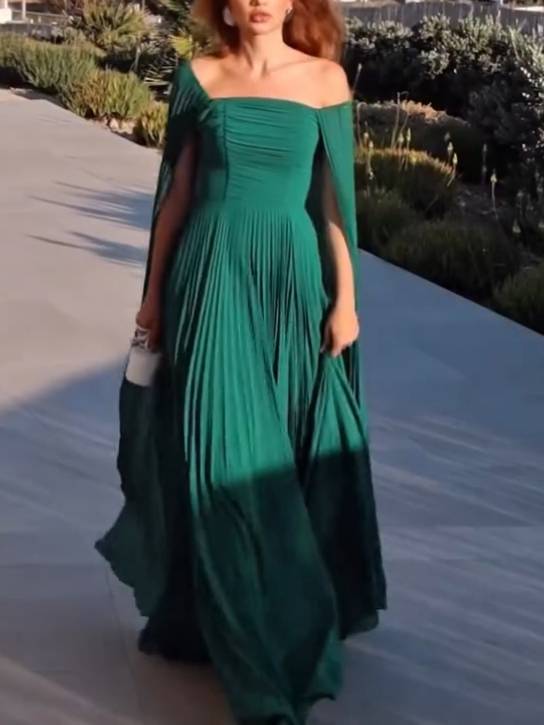 Plissiertes Maxikleid mit Tube-Top und Schal-Design