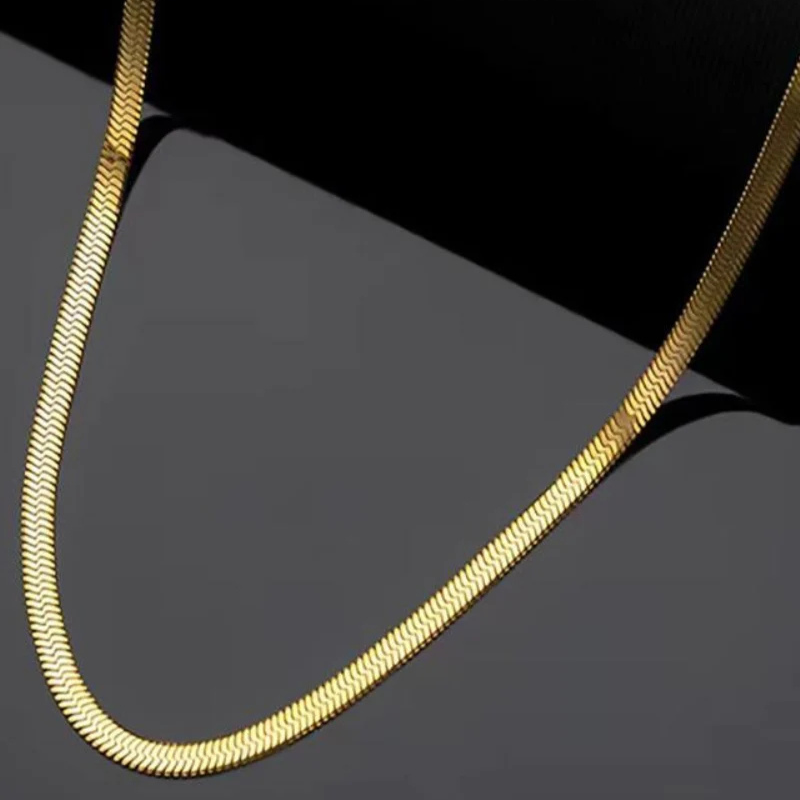 The Lisbon Herringbone Chain Necklace