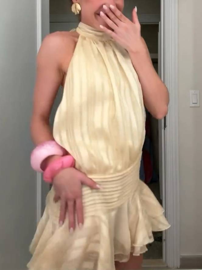 Mini-robe dos nu à ourlet volanté