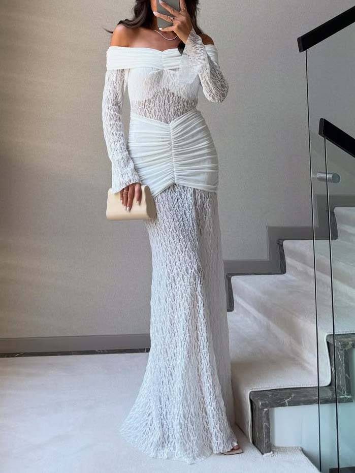 Elegantes schulterfreies Maxikleid aus Spitze mit Plissee