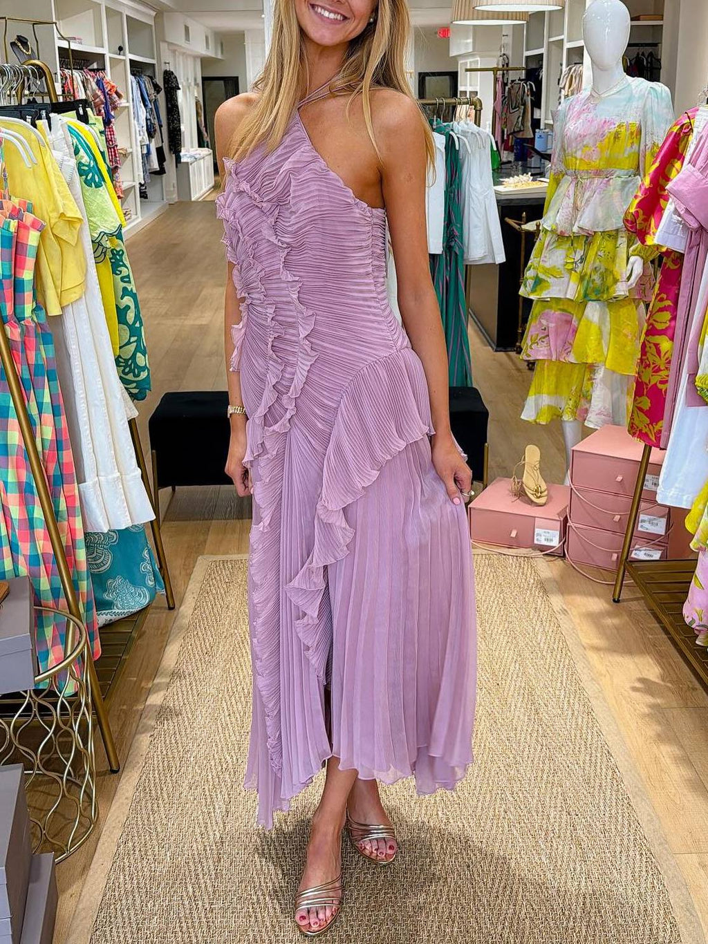 Robe dos nu plissée à col licou